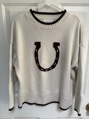 Soho & Stella size medium Cream Crewneck Sweater with Brown Horseshoe